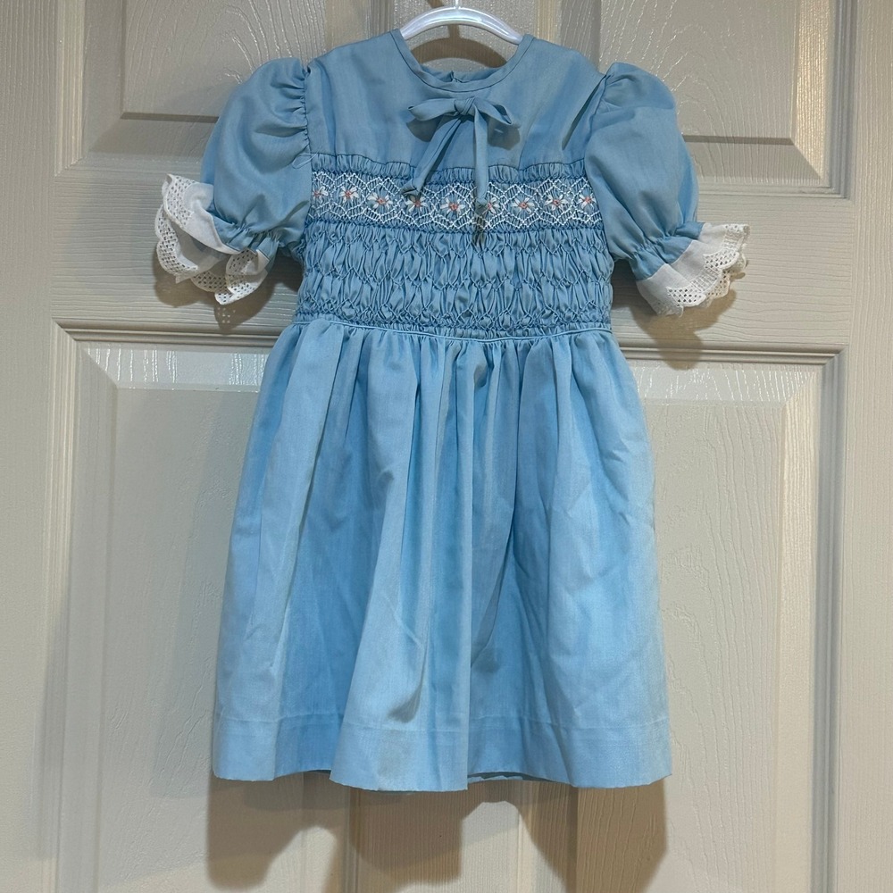 Polly Flinders Vintage Hand Smocked Blue Dress Girls Size 4T Eyelet Lace Trim